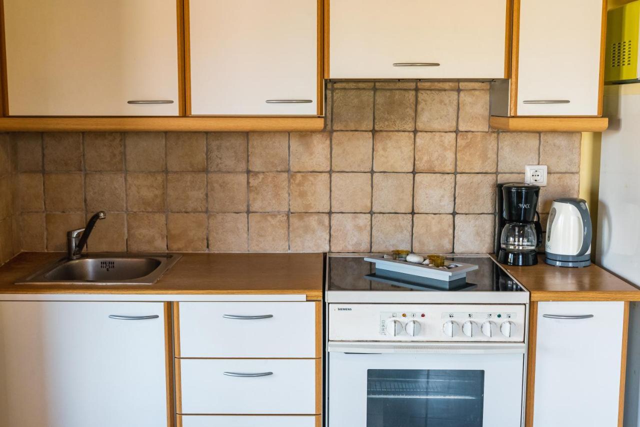 Julia΄S Apartment Alepou エクステリア 写真