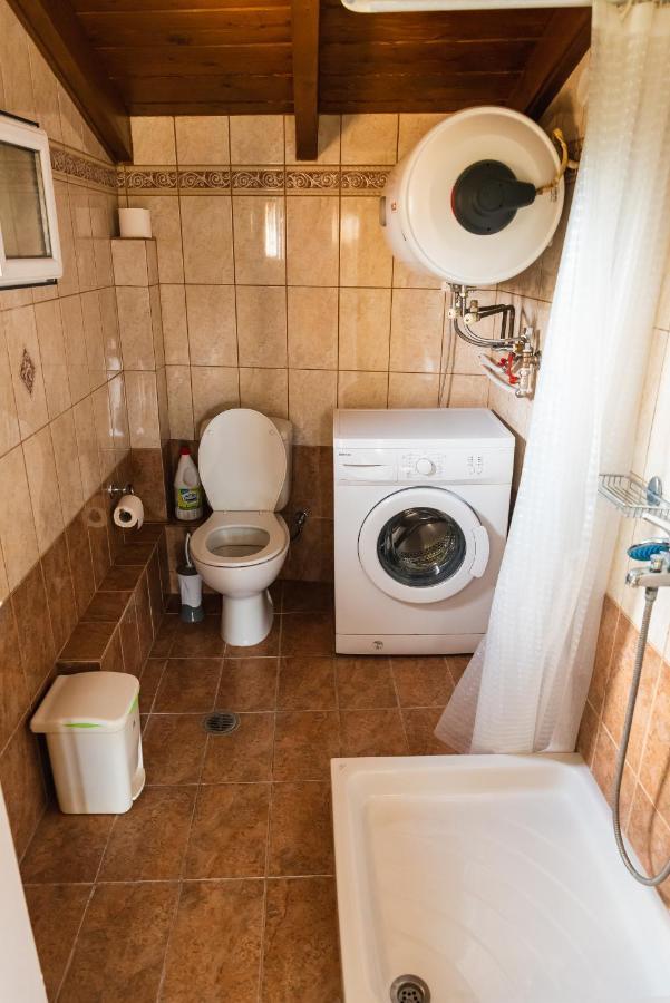 Julia΄S Apartment Alepou エクステリア 写真