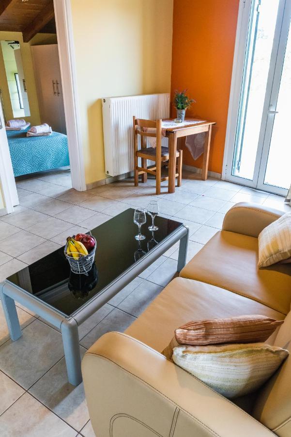 Julia΄S Apartment Alepou エクステリア 写真